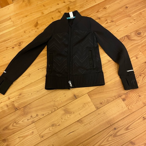 Brand that is related to lululemon for kids but went out of business ! Ivivvia - Picture 3 of 3